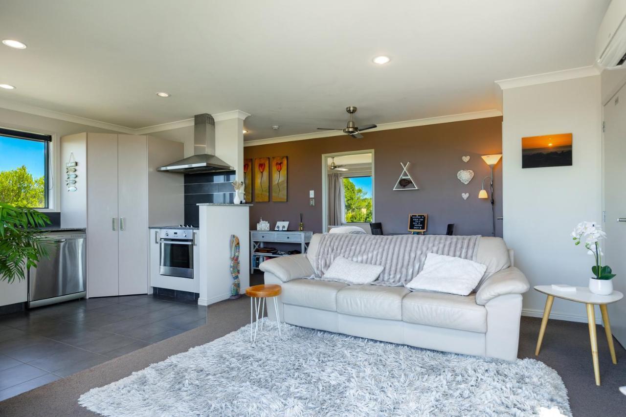 Ocean View Beachfront Apartment Blenheim Dış mekan fotoğraf